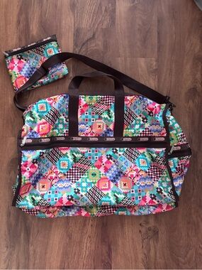 LeSportsac Weekender Duffle Bag Tote Geometric Pattern Shoulder Strap Travel